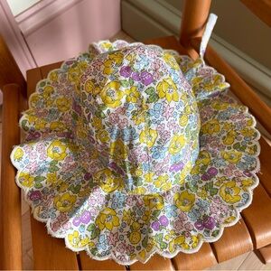 Beautiful Liberty print like floral wide brimmed spring summer sun hat